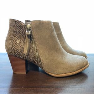 Vionic Anne Greige Booties